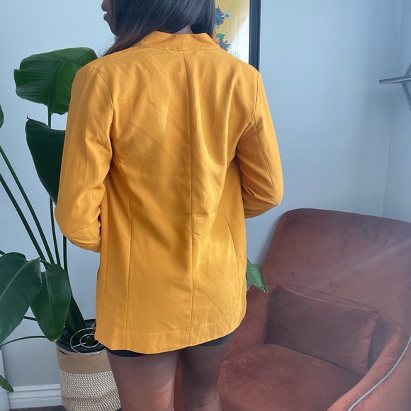 🏆 Gold Three Quarter Sleeves Blazer 🏆 - Picture 5 of 5